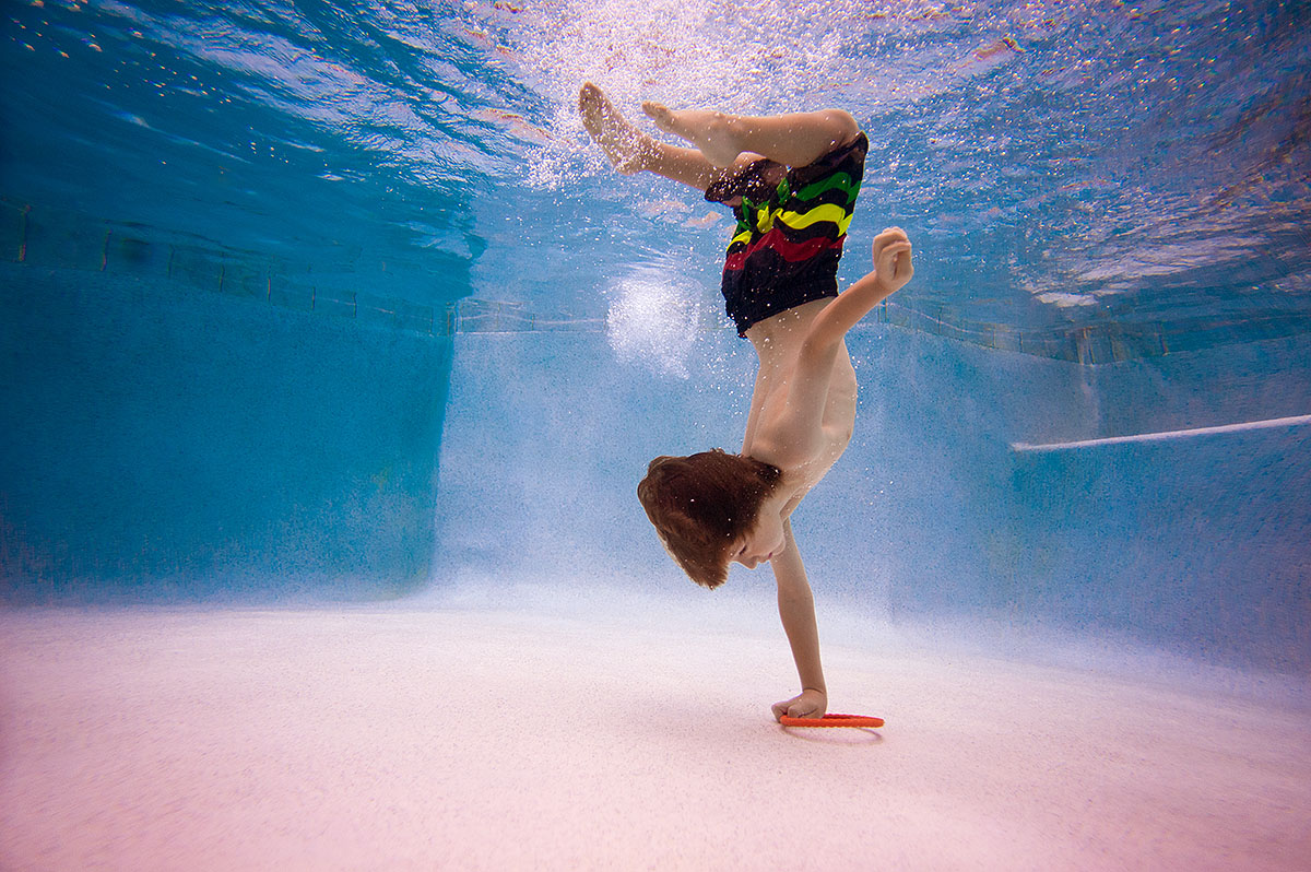 underwater child photography